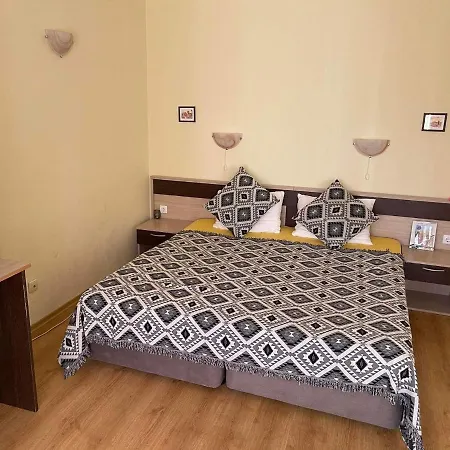 Апартаменты Beautiful Studio In Sunny Beach Солнечный берег